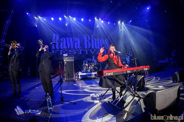 Davina &amp; The Vagabonds (4)